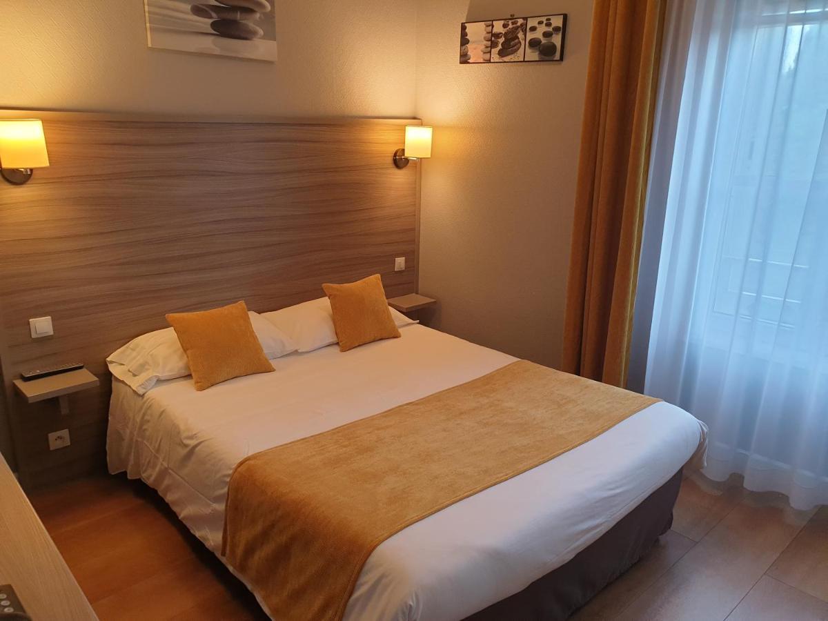 Hotel Henri IV Coutras Екстер'єр фото