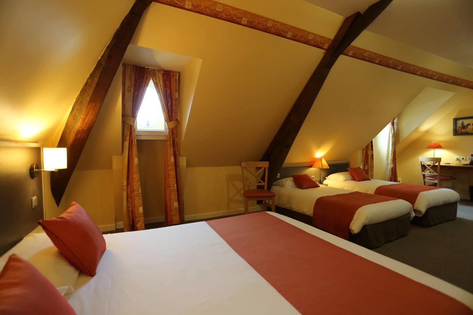 Hotel Henri IV Coutras Екстер'єр фото