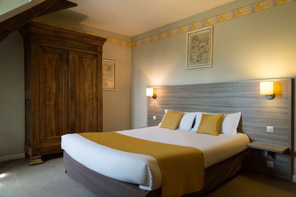 Hotel Henri IV Coutras Номер фото