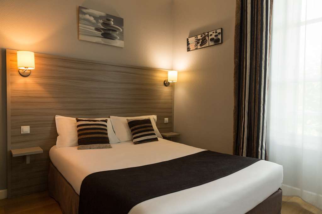Hotel Henri IV Coutras Номер фото